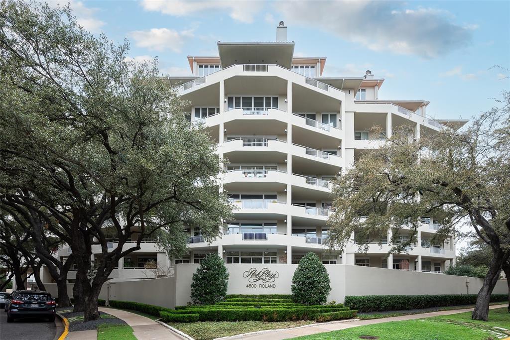 Park Plaza Condominiums - Residential