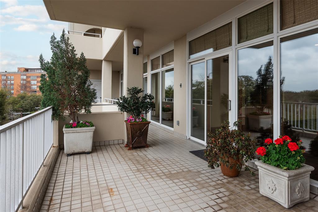 Park Plaza Condominiums - Residential