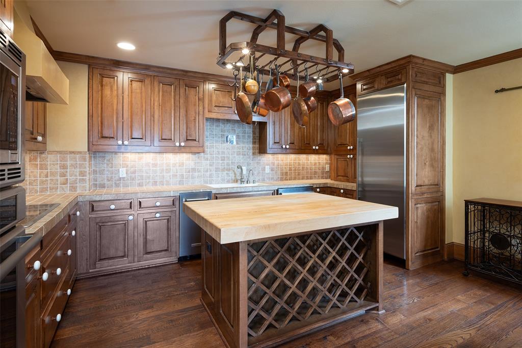 4500 Roland Avenue 605