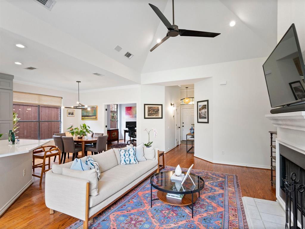 5733 Vickery Boulevard