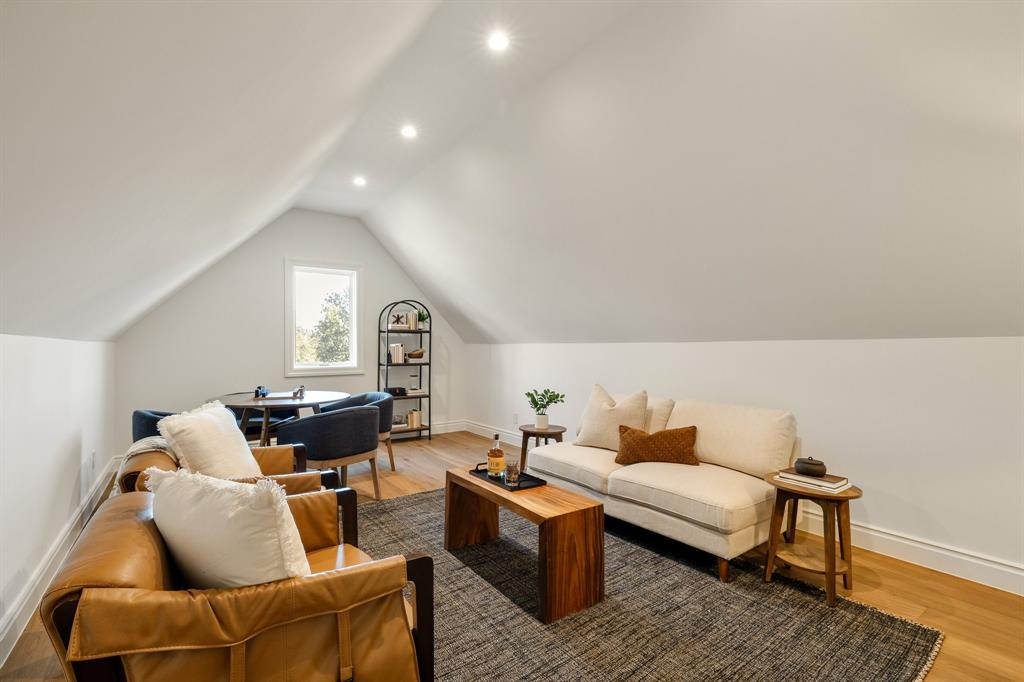 Williams Caruth - Residential