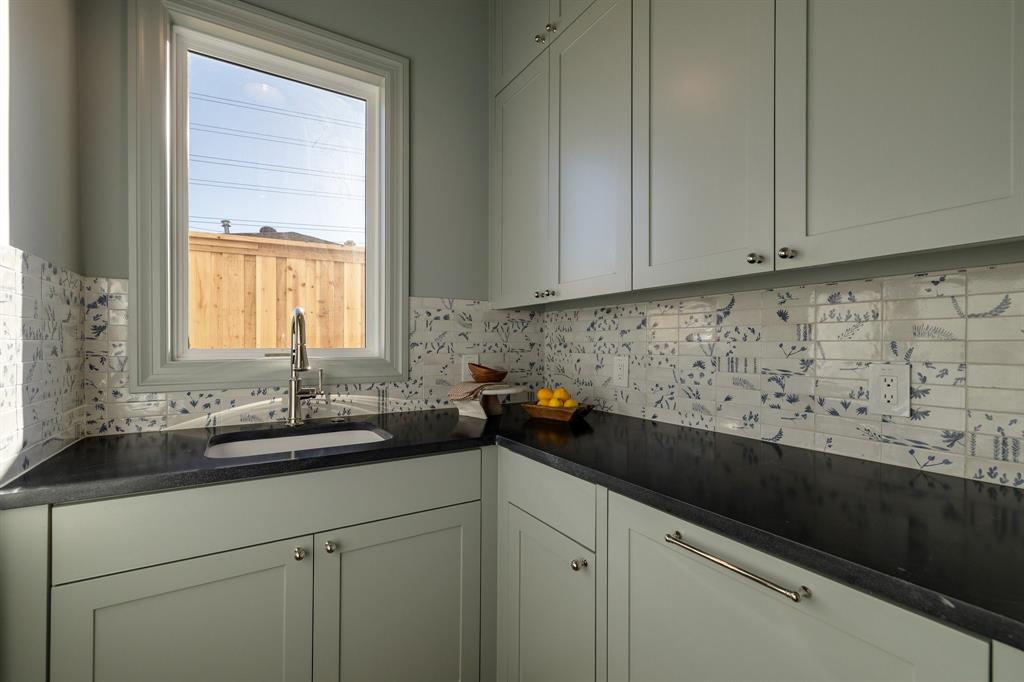 Williams Caruth - Residential