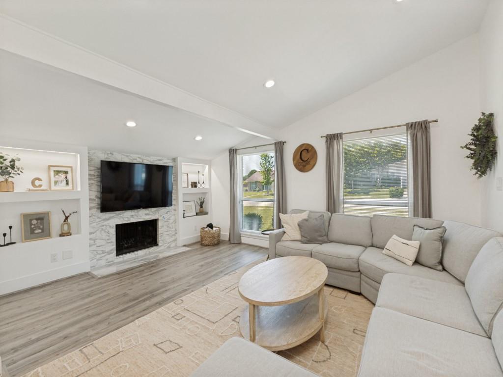 6716 Roundrock Road