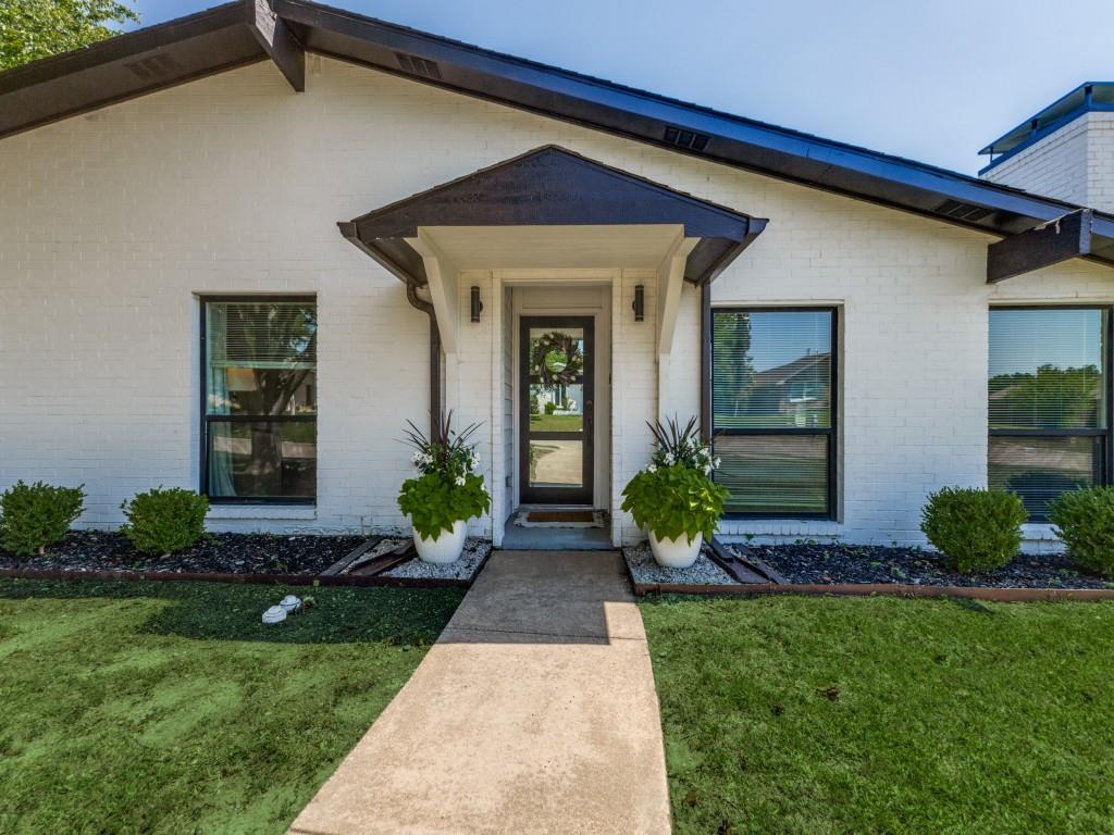 6716 Roundrock Road
