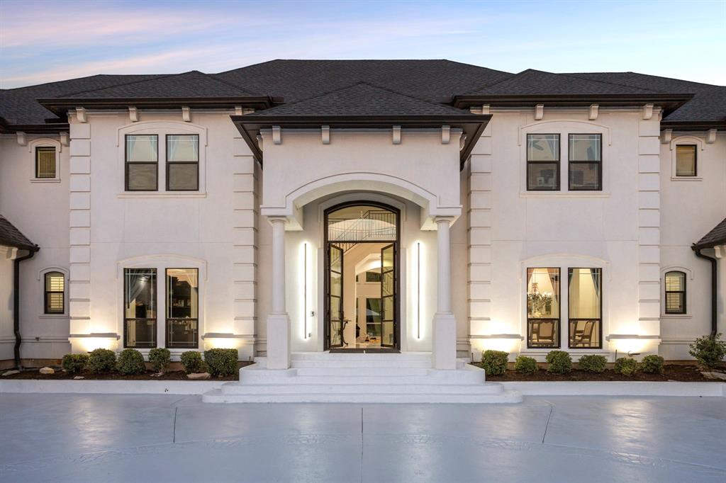 5704 Lighthouse Drive