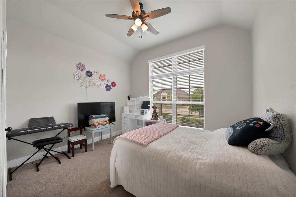 1905 Silver Falls Drive