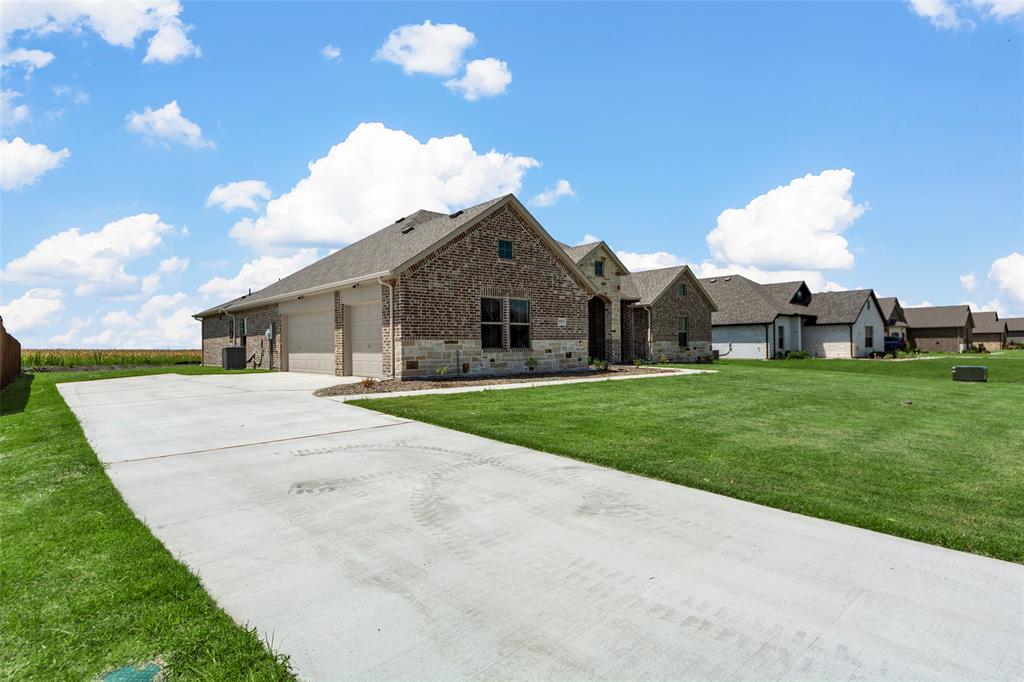 1973 CREEKVIEW Lane