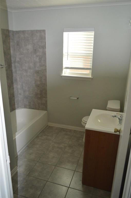 Benbrook, Texas 76126, United States, 3 Bedrooms Bedrooms, ,2 BathroomsBathrooms,Residential,Pending,120824