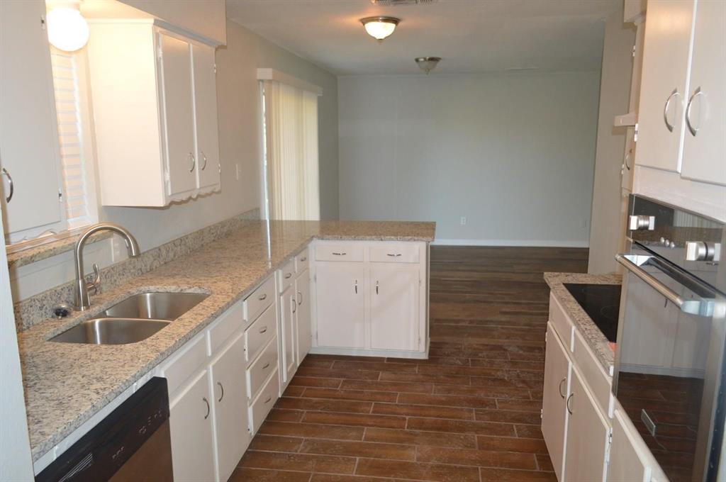 Benbrook, Texas 76126, United States, 3 Bedrooms Bedrooms, ,2 BathroomsBathrooms,Residential,Pending,120824