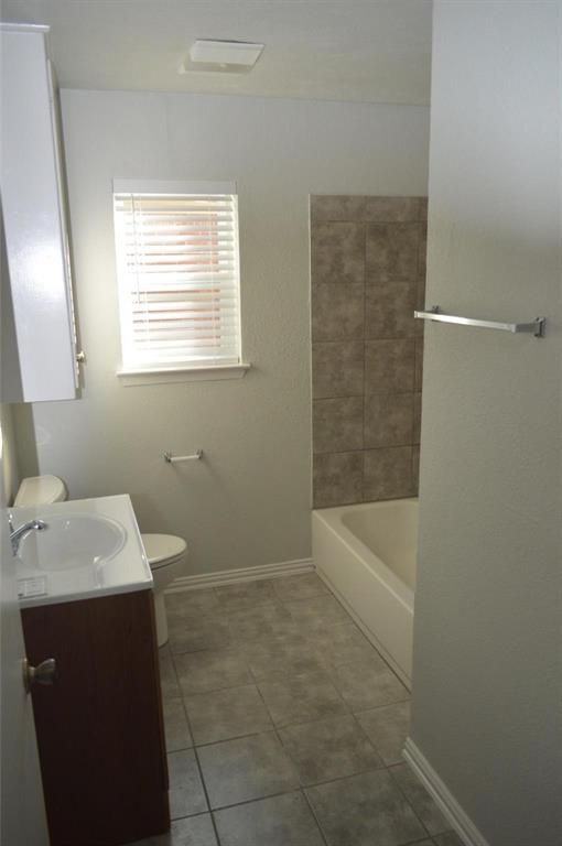 Benbrook, Texas 76126, United States, 3 Bedrooms Bedrooms, ,2 BathroomsBathrooms,Residential,Pending,120824