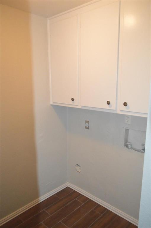 Benbrook, Texas 76126, United States, 3 Bedrooms Bedrooms, ,2 BathroomsBathrooms,Residential,Pending,120824