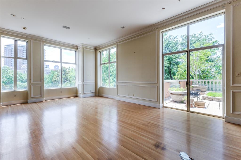 Mansion Residence - Residential