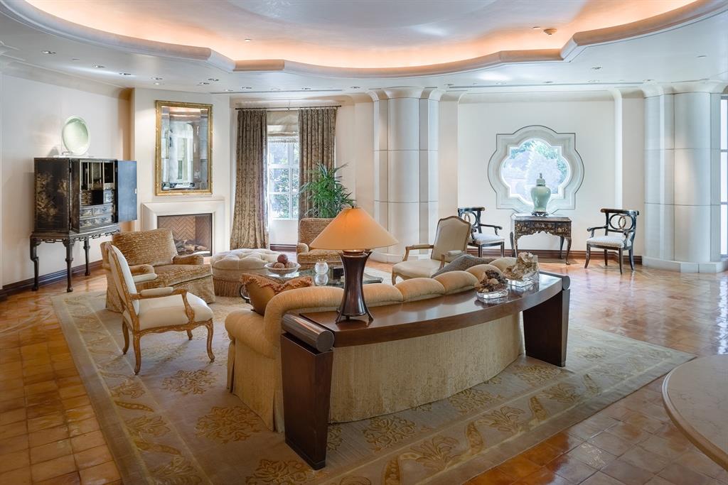 Mansion Residence - Residential