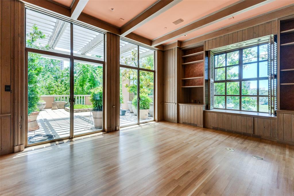 Mansion Residence - Residential