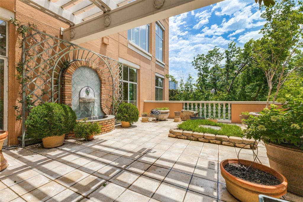 Mansion Residence - Residential