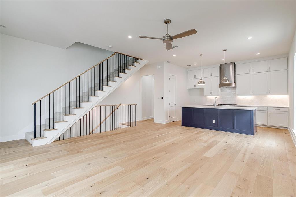 124 Garden Court E
