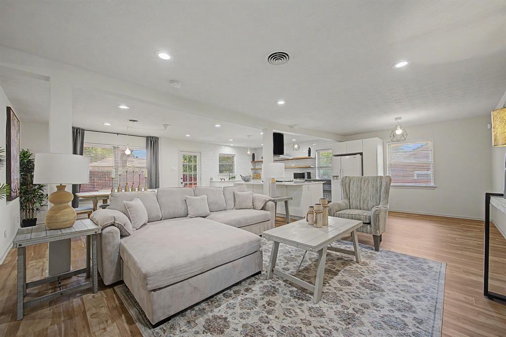 8046 Fall River Drive