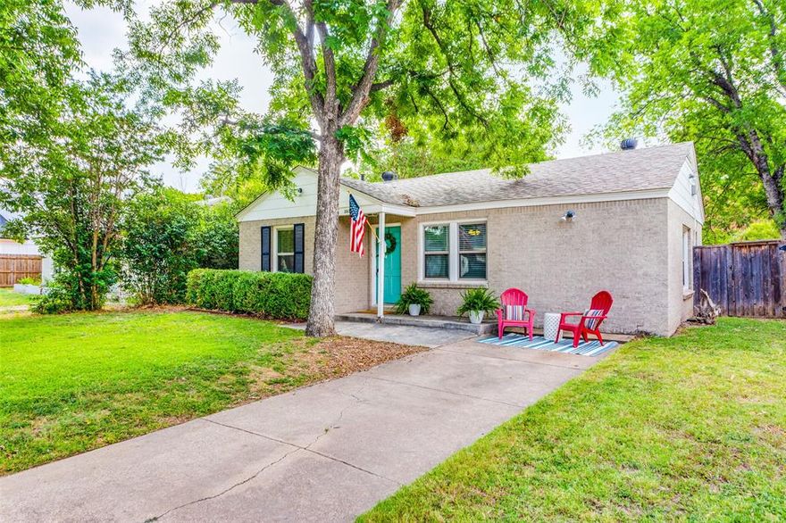 COME SEE this charming Bluebonnet Circle, 3 bed 1 bath home in a PERFECT location.  The home has been beautifully remodeled with refinished original hardwoods, cabinets, countertops, and many more.  All electrical, plumbing and hvac was replaced in 2013 including wiring, plugs and switches, ducting, sewer line (2022).  The eat-in kitchen includes granite countertops, custom cabinets, built-in banquette, undermount sink, breakfast bar, and stainless steel appliances.    Great fencing, landscaping, and a large backyard with a concrete sidewalk and patio.