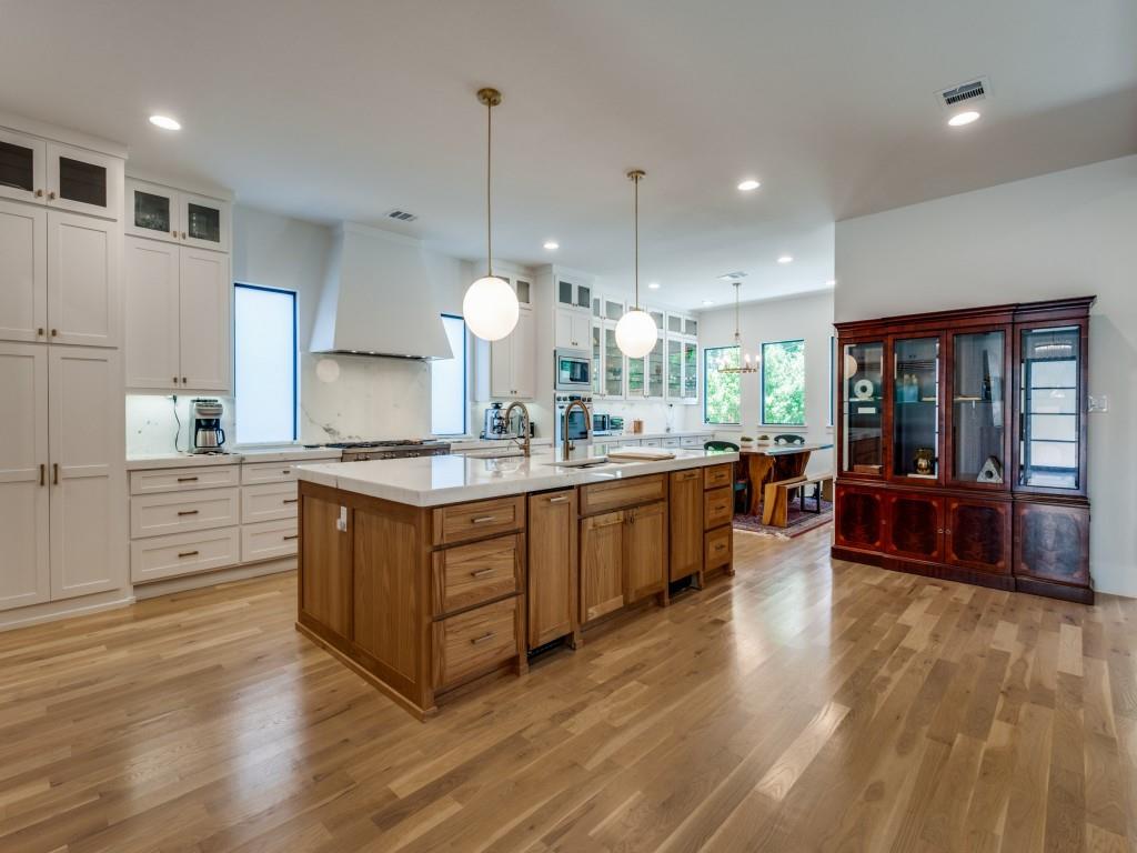 5019 Lark Lane