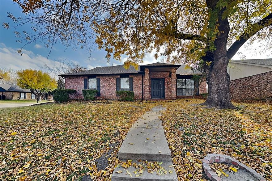 Charming 4 bed, 2 bath, 1,828 sq ft home in Mckinney! Open kitchen concept with updated counters. Primary suite with attached bathroom. Spacious backyard, great for gatherings! Pets accepted on a case by case basis. Additional admin fees apply. The Fireplace is decorative. Schedule your showing today! This home is as-is.  

This home may be located within a Homeowners Association (HOA) community. If so, residents will be responsible for adhering to all HOA rules and regulations. Please contact your agent or landlord's agent for more information.