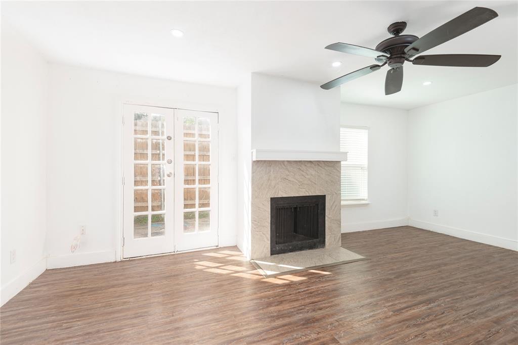 DICKSONS EASTE DALLAS - Residential Lease