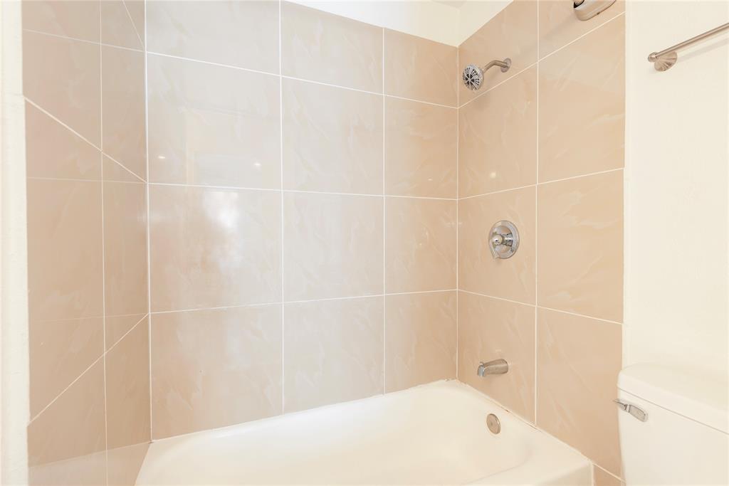 DICKSONS EASTE DALLAS - Residential Lease