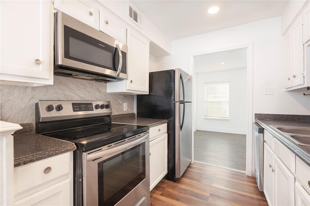 DICKSONS EASTE DALLAS - Residential Lease