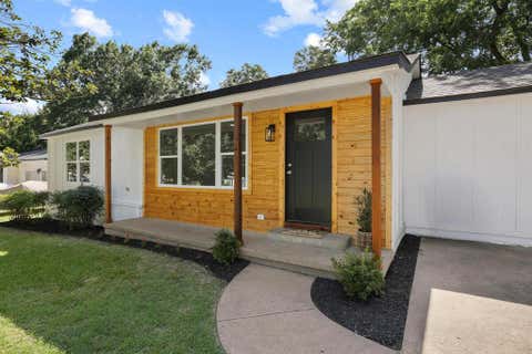 Photo of 709 Lipscomb Street, Bonham, TX 75418 (MLS # 21319737)