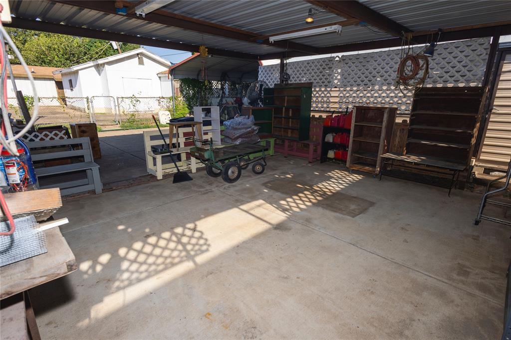 809 Lomo Street