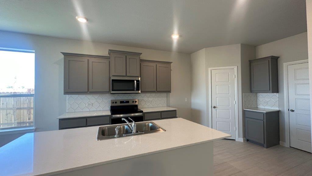 925 BOLL WEEVIL Drive