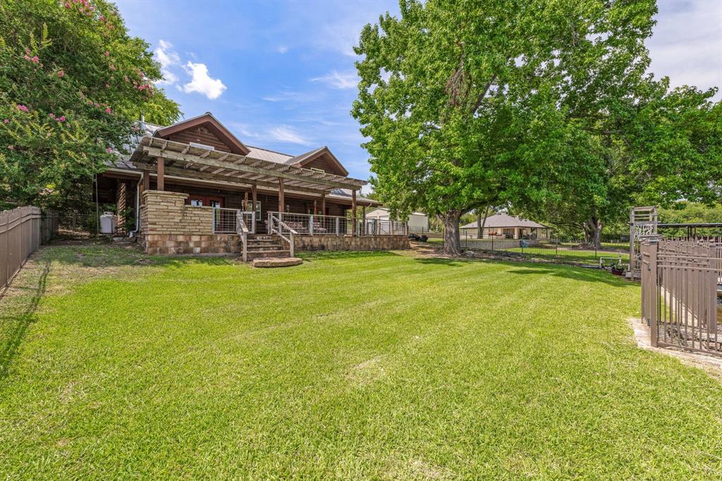 3245 Lakeside Drive