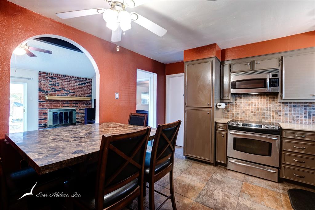 Abilene, Texas 79606, United States, 3 Bedrooms Bedrooms, ,2 BathroomsBathrooms,Residential,Pending,48589