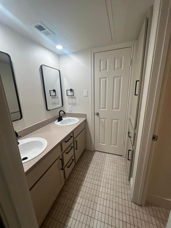 Cole Ave Condo 3919 - Residential Lease