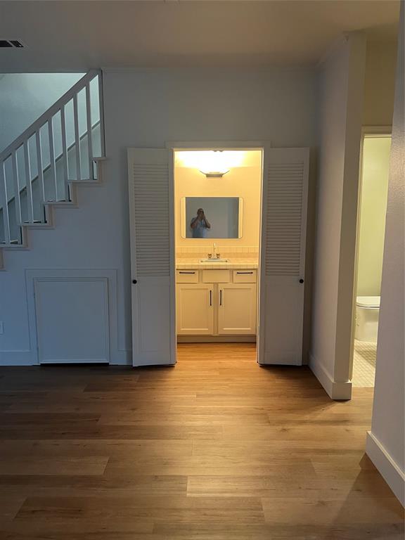 Cole Ave Condo 3919 - Residential Lease