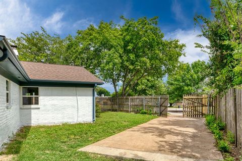 A home in Benbrook