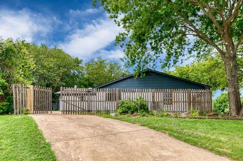 A home in Benbrook