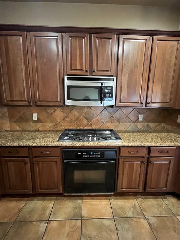 High Hawk At Martins Meadow - Residential Lease