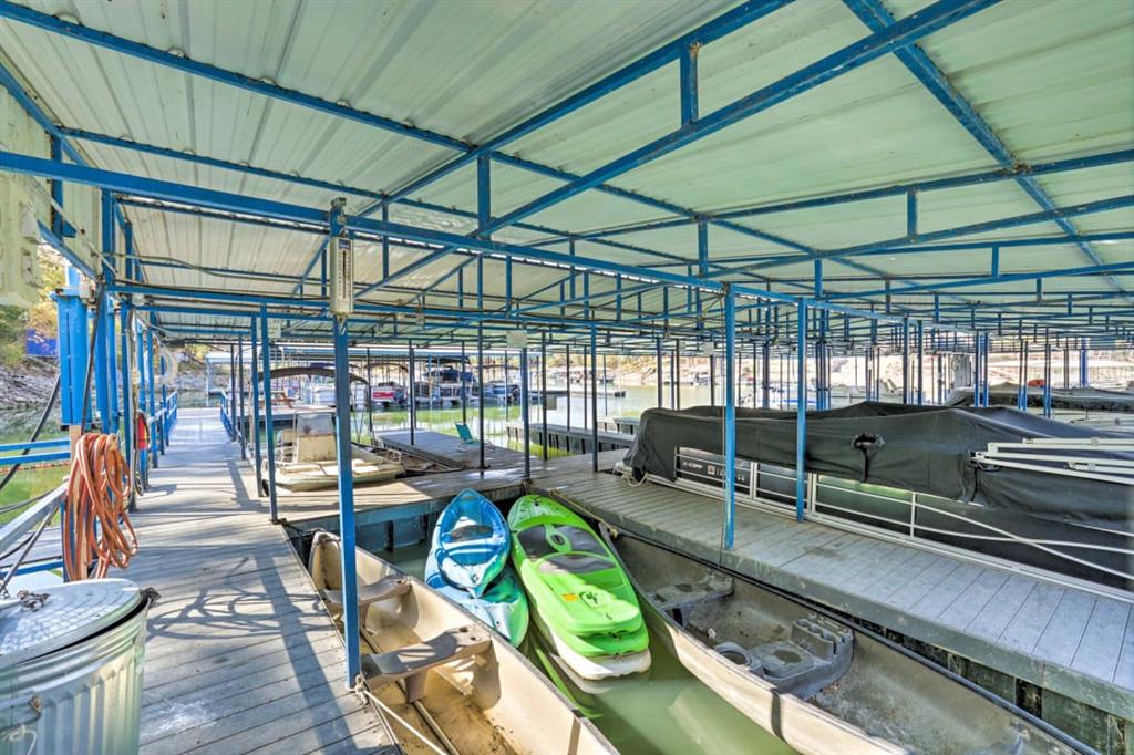 179 Private Road 1735