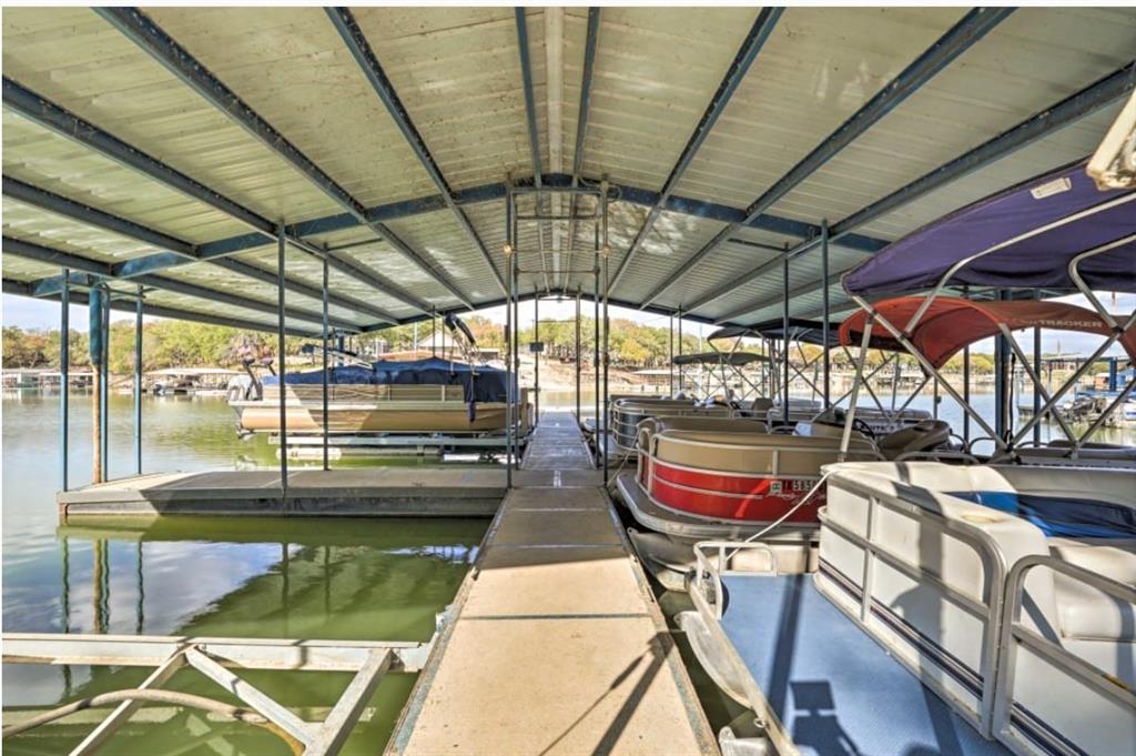 179 Private Road 1735