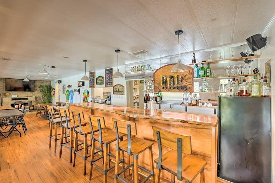 179 Private Road 1735