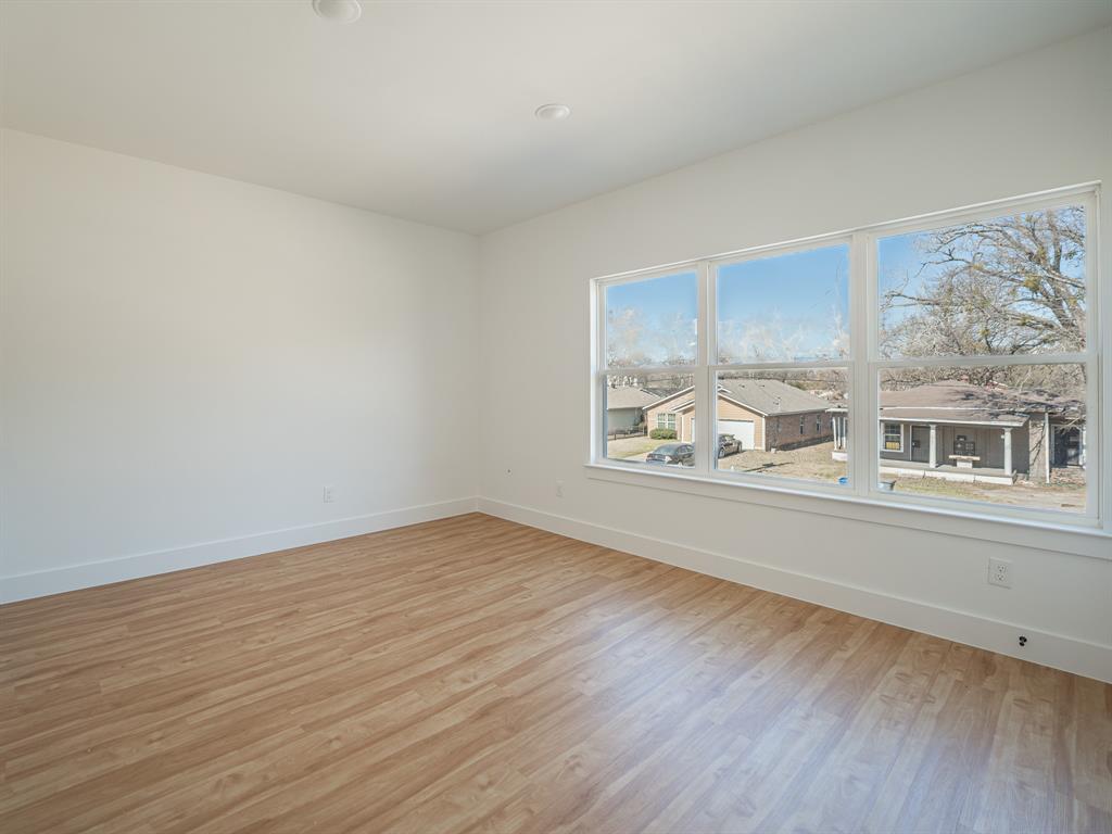 EDMORE VALENTINE - Residential