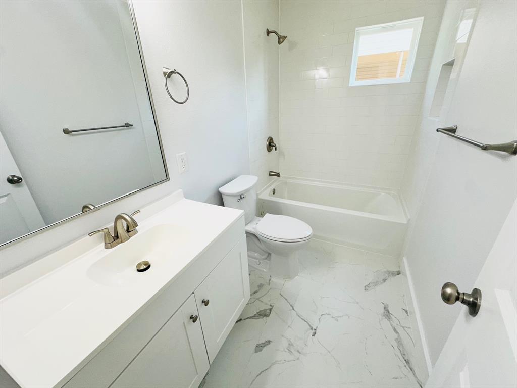 2116 Pinecrest Drive