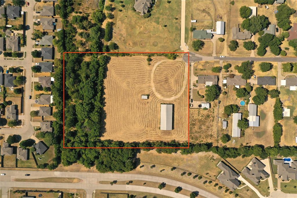 800 Twin Oaks Drive