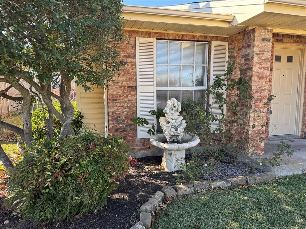 Photo of 2559 Red River Street, Mesquite, TX 75150 (MLS # 21155712)