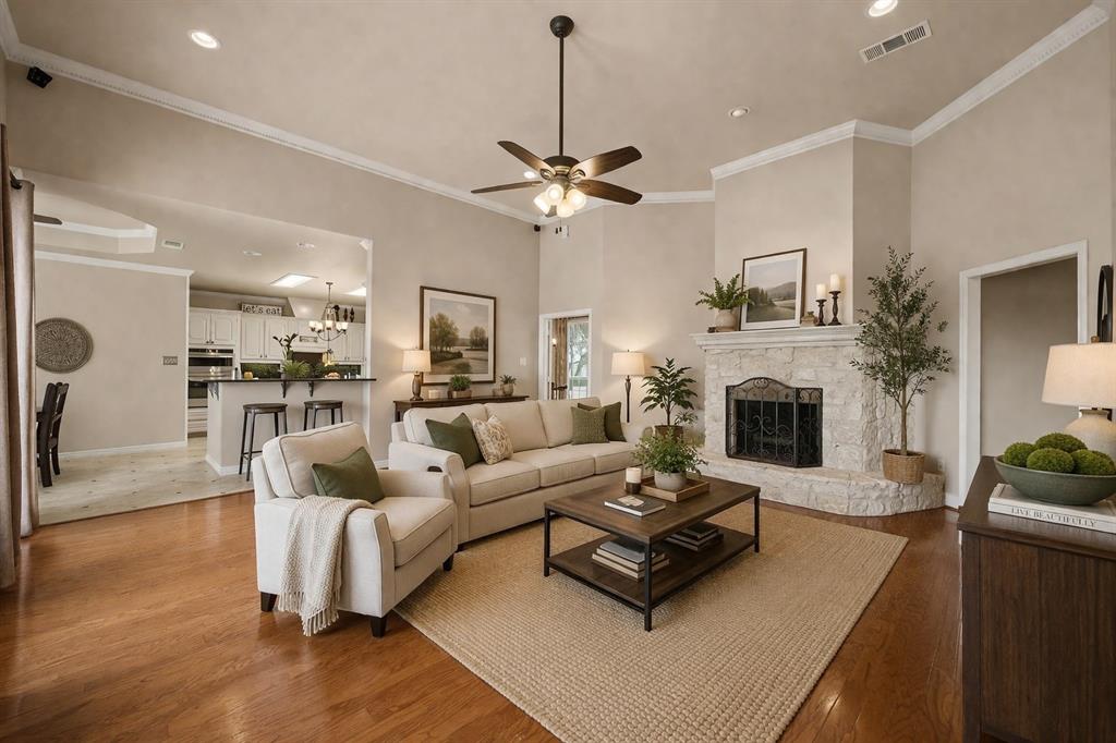 10924 Bradley Circle