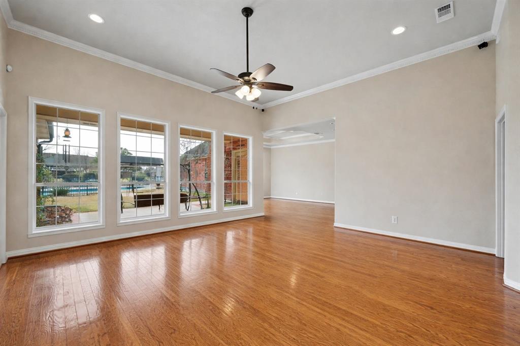 10924 Bradley Circle