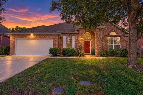 Photo of 4609 Stockwood Drive, Fort Worth, TX 76135 (MLS # 21422307)