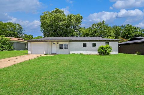 3736 Layton Avenue Haltom City TX 76117