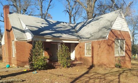 Photo of 1205 N Confedrate Avenue, Tyler, TX 75702 (MLS # 21216886)