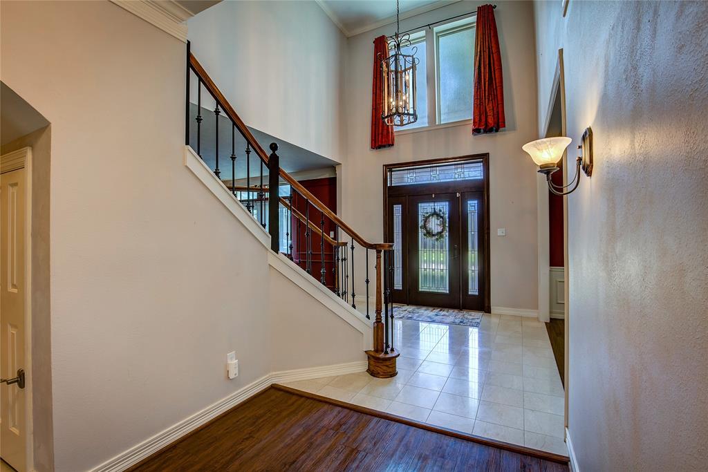 2221 Canyon Trail